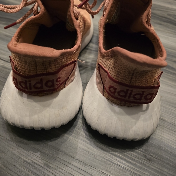 Adidas 9.5 Peach 🍑 (Matches Ivy Park Ambient Blush listed separately) - Picture 5 of 7